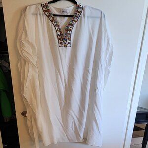 White tunic with embroidered detail Size S